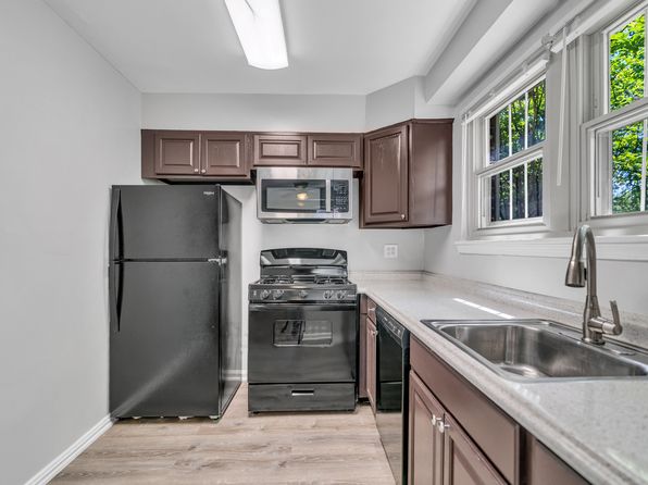 1820 Irving St NE APT 103