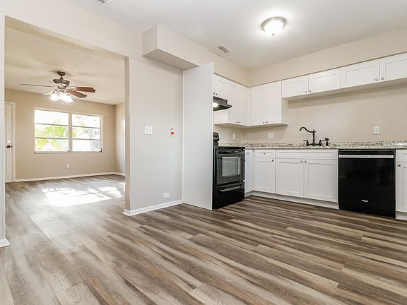 2nd image of 3115 Palm Ct