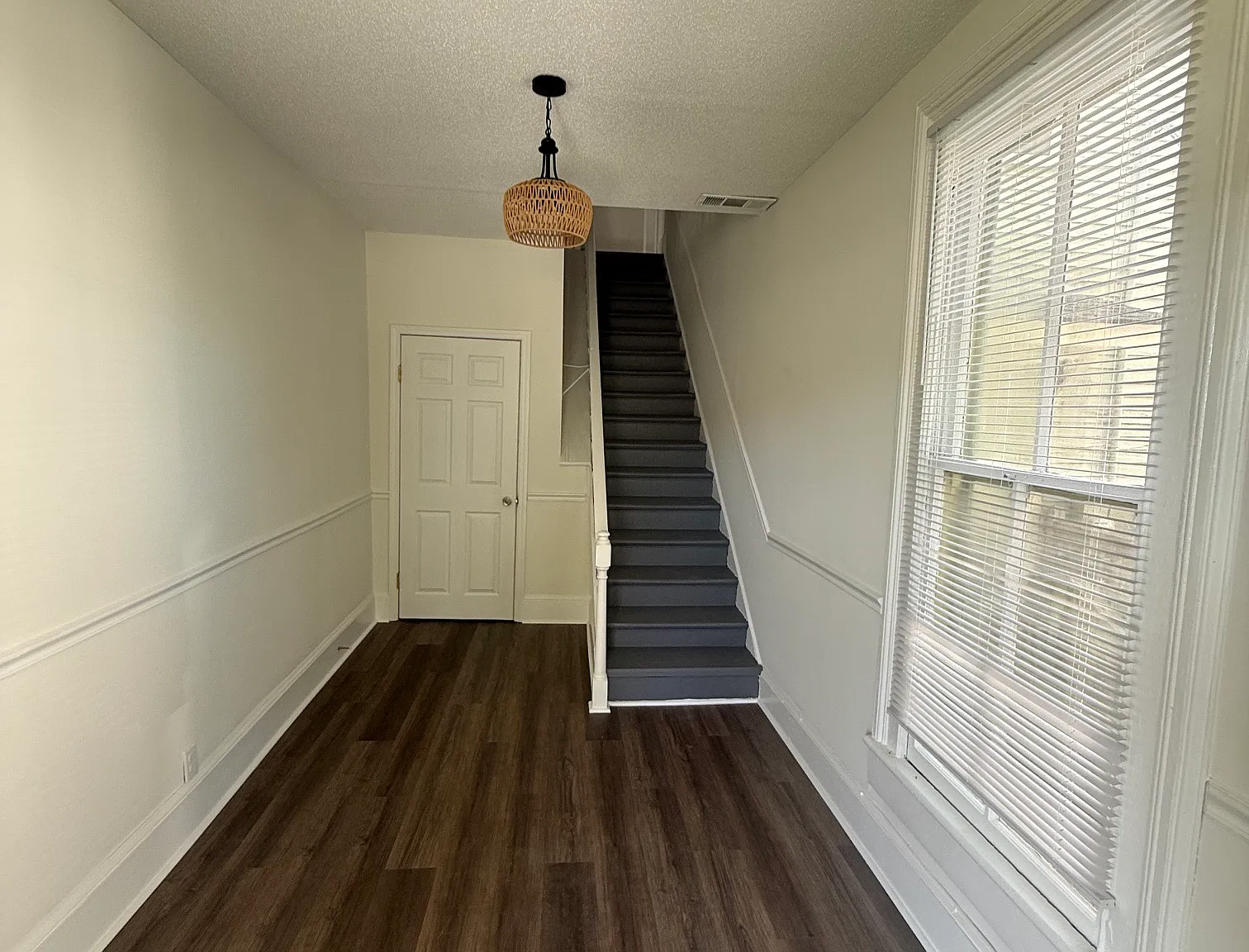 306 West Church St - B — Photo 1