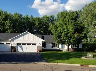 609 McFaddens Trl, Eagan, MN 55123