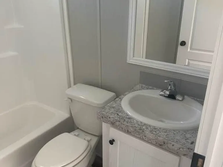 41 Charlotte Ln — Photo 3