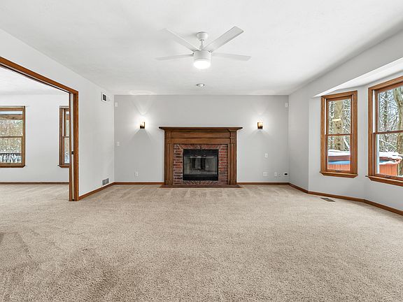 5th image of 6296 N 37th St