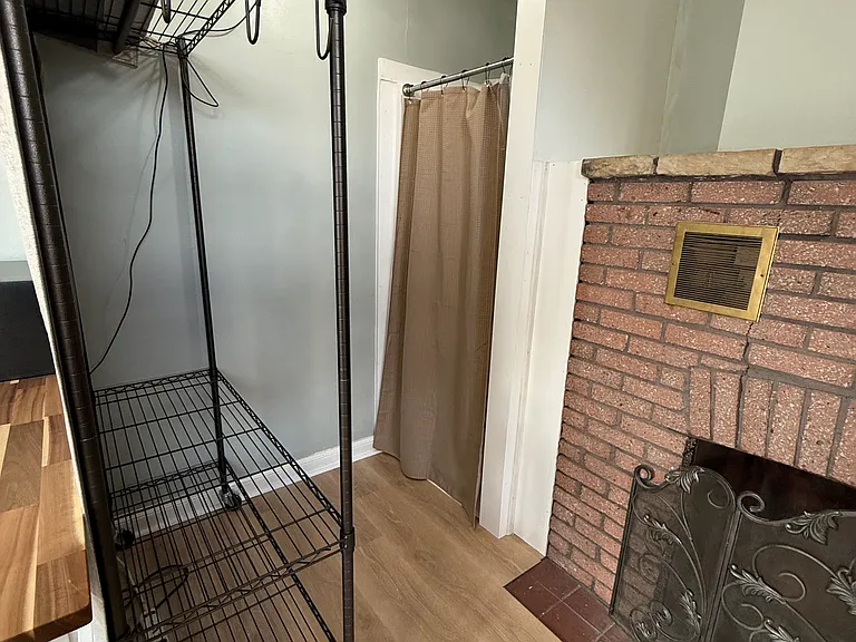 110 W Onota St #5 — Photo 7