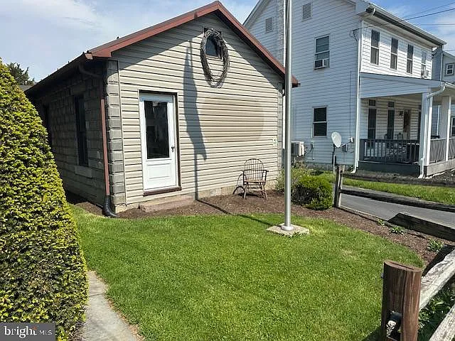 200 E Main St — Photo 30