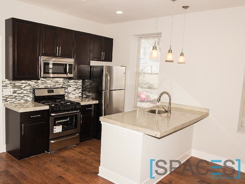 1st image of 1501 W Superior St APT 1