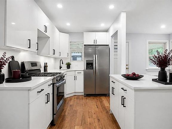 3rd image of 4081 Grace Ave