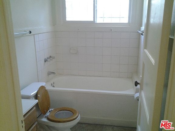 5th image of 5722 Denker Ave