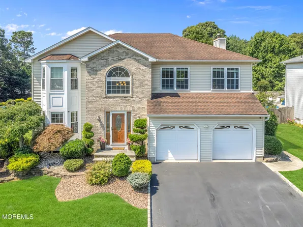 4 Diamond Lane, Howell, NJ 07731