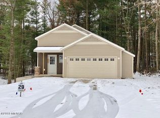 732 W River Hills Ct, Newaygo, MI 49337