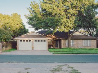 8215 Bangor Ave, Lubbock, TX 79424