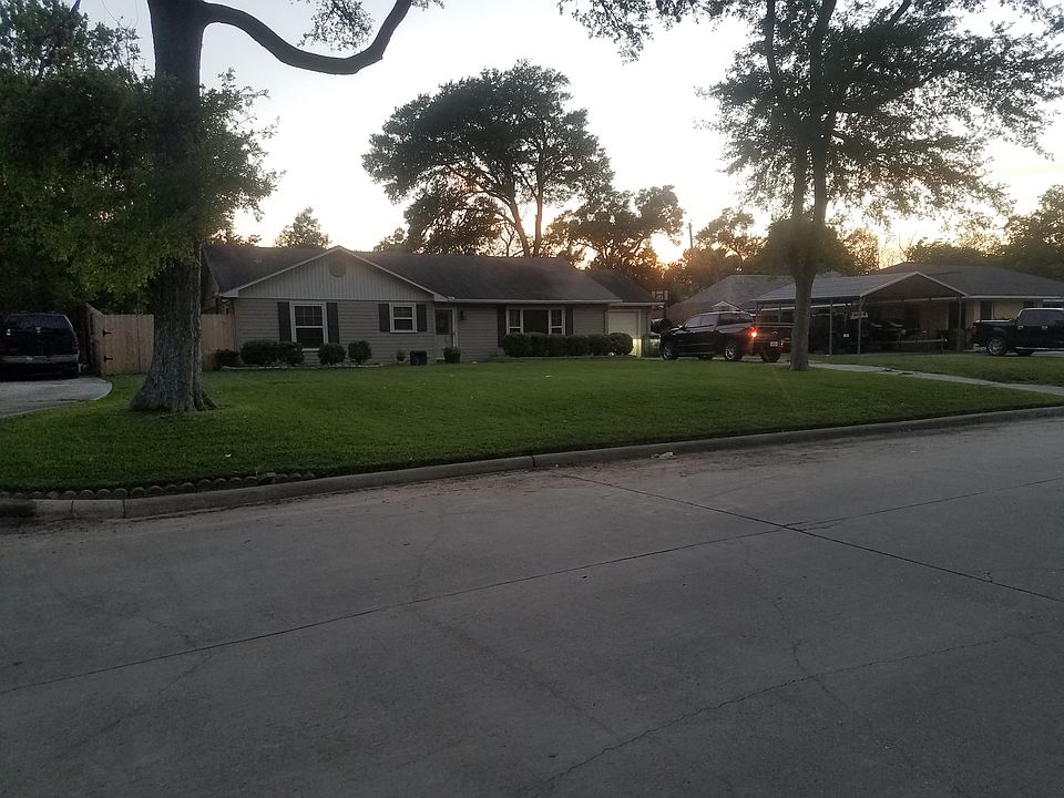 1st image of 225 Burnett Dr