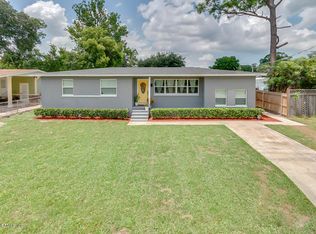 6033 Meadow Ln, Jacksonville, FL 32277