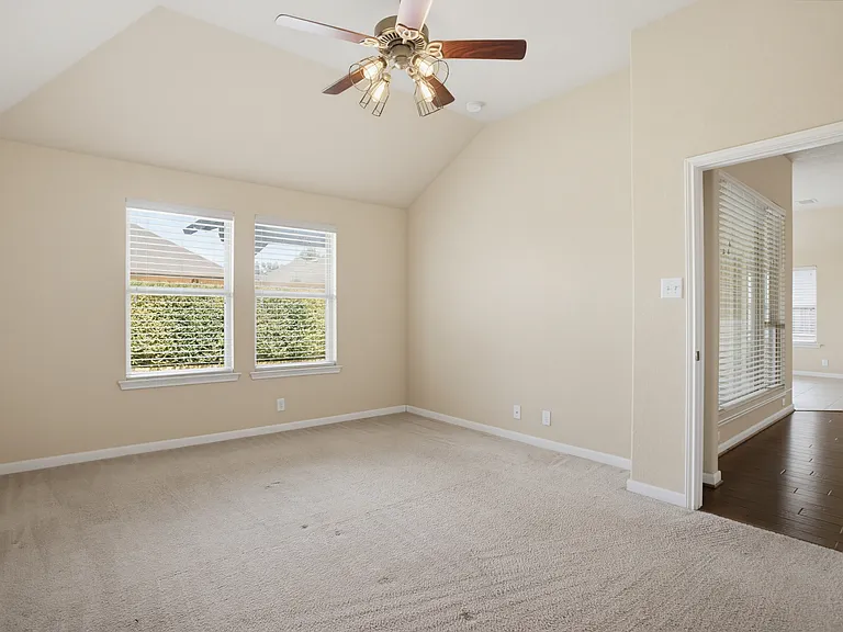 30612 Holstein Rd — Photo 25