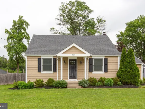 529 Keystone Dr, Sellersville, PA 18960