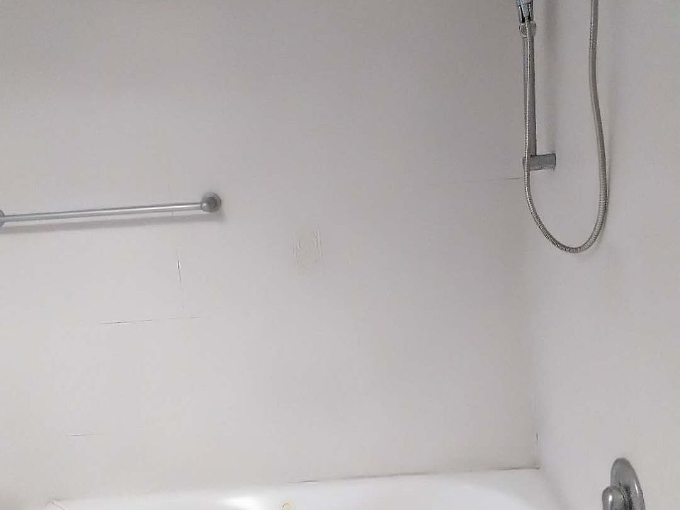 1st image of 113 Pemberton Ave