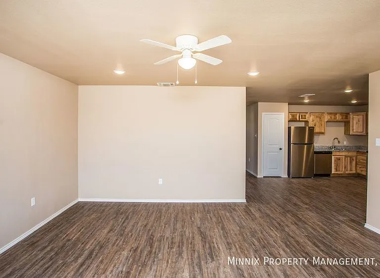 2602 N Avenue P — Photo 24