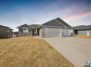 4009 S Catcher Ct, Sioux Falls, SD 57110