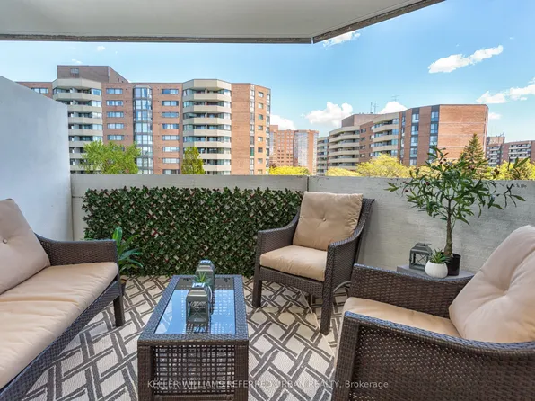 70 Baif Blvd Unit 605, Richmond Hill, ON L4C 5L2