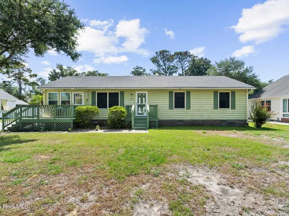 210 NE 52nd Street, Oak Island, NC 28465