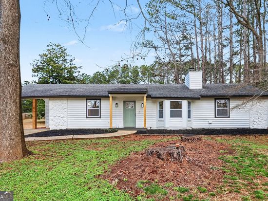 22 Barberry Dr, Newnan, GA 30265