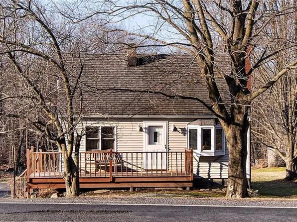 74 S Main St, Florida, NY 10921