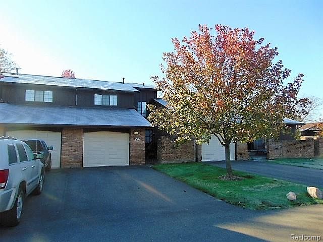 1st image of 26216 Summerdale Dr #1
