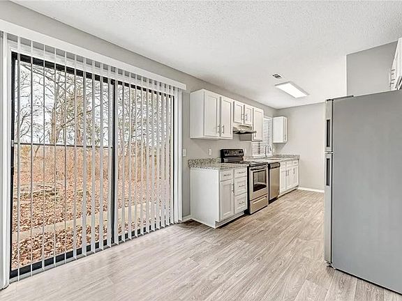 3rd image of 3150 N Kensington Ct #1