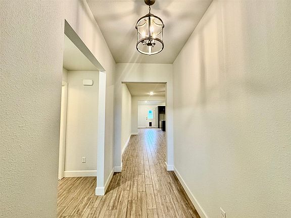 5th image of 8713 N 63rd East Ave