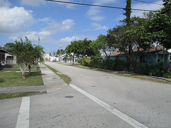 5th image of 553 NW 15th St