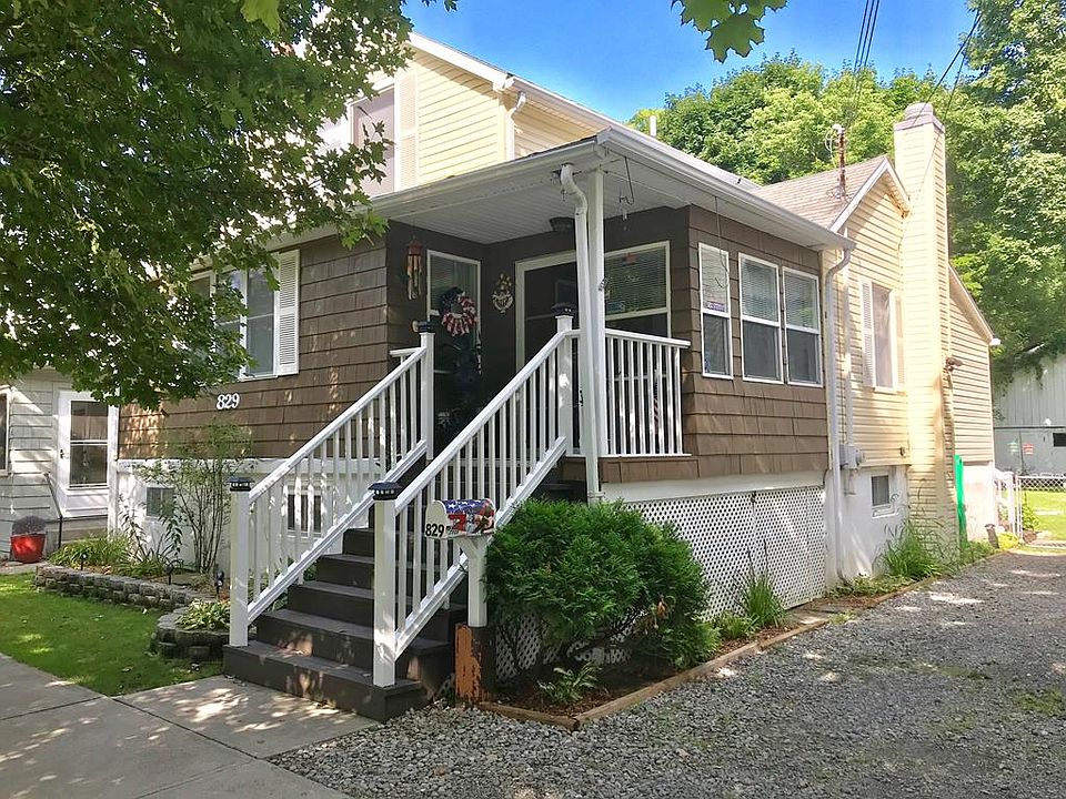 1st image of 829 N Aurora St