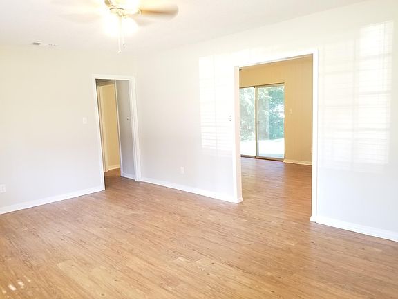 5th image of 414 E Lakeside Dr