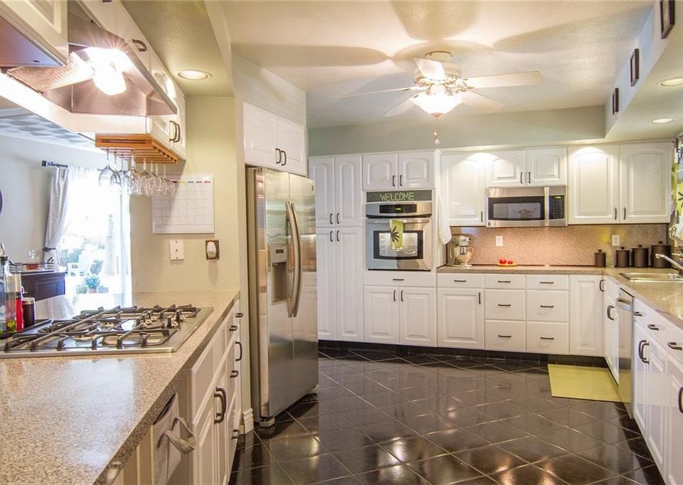 1st image of 9228 Clearwater Dr