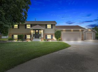 56411 Eastvue Dr, Osceola, IN 46561