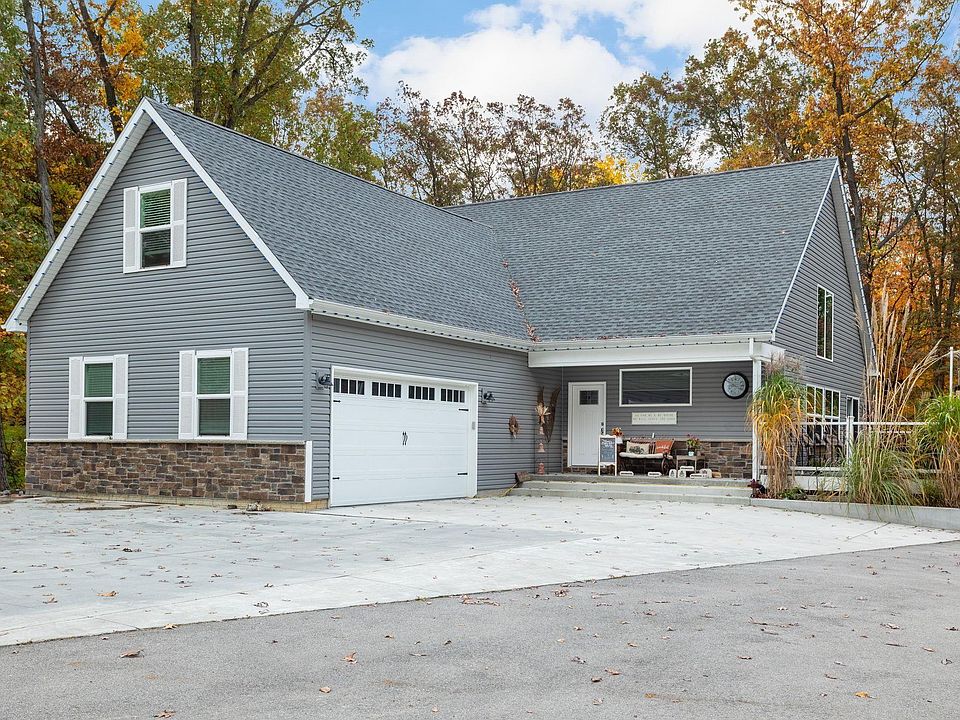 1st image of 122 Thornbush Dr