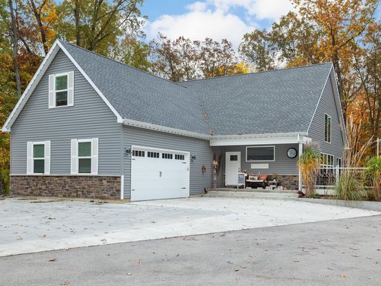 122 Thornbush Dr, West Lafayette, IN 47906