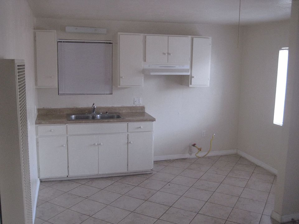 1st image of 2547 Strathmore Ave