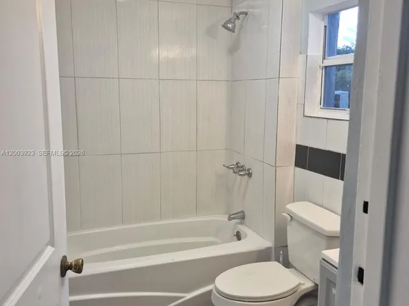 1231 NW 101st St #2, Miami, FL 33147