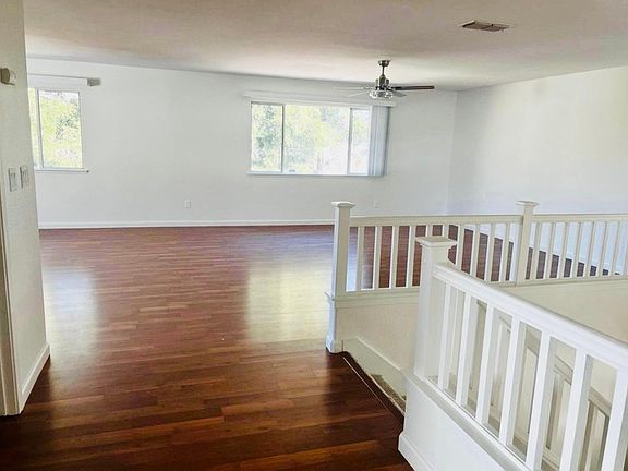 3rd image of 4554 Crabapple Ct