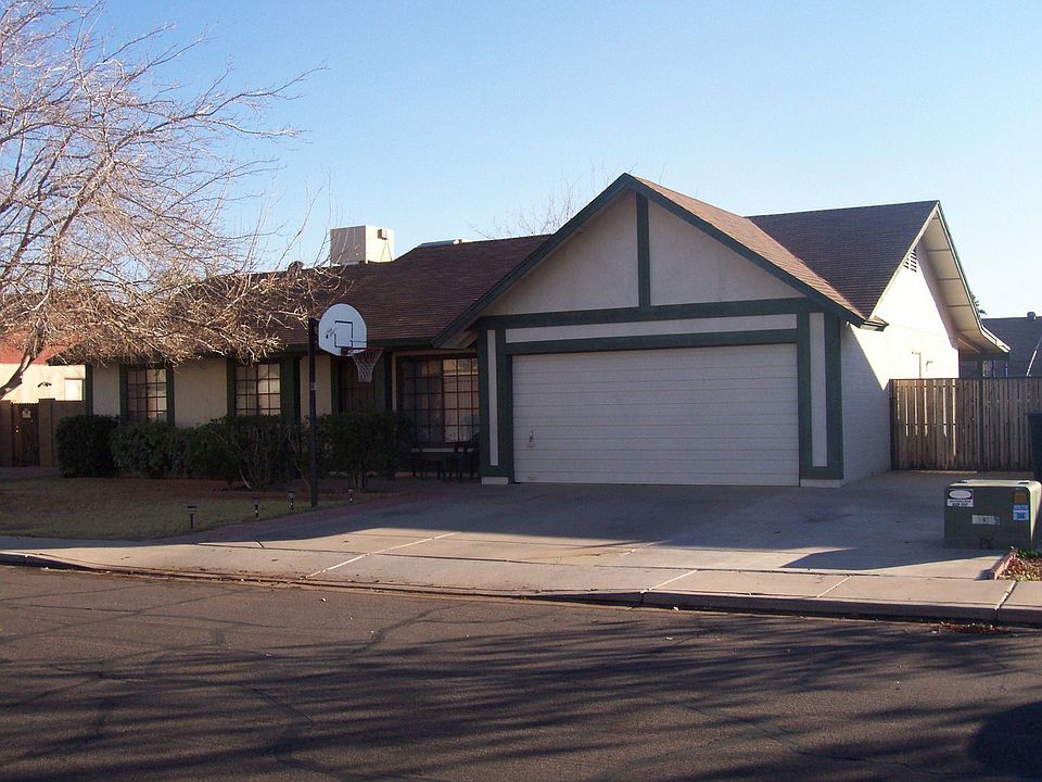 1st image of 2259 E Carmel Ave