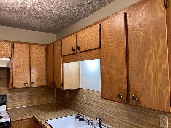 3rd image of 2207 Cascade Dr #168073419