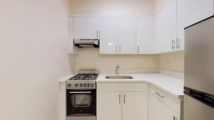 Rented by Bond New York | media 11