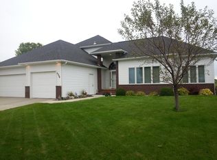 3704 Westmoor Dr, Moorhead, MN 56560