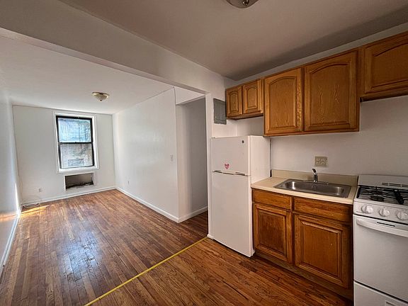 3rd image of 43-18 44th St #2A