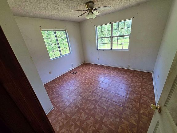 5th image of 1735 County Road 1101