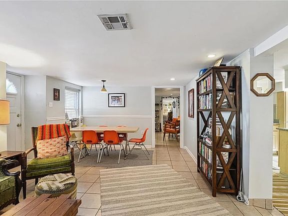 Living Room/dining area