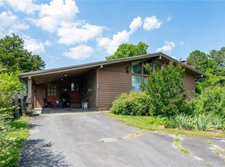 508 E May St, Calhoun, GA 30701