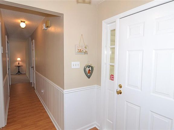 4th image of 2105 Harold Dr