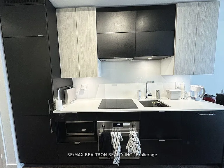 20 Edward St #2422 — Photo 2