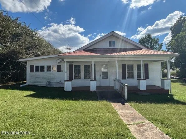 123 Groves Rd, Pikeville, TN 37367