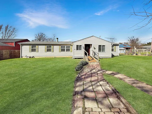 6810 Monroe St, Stockwell, IN 47983